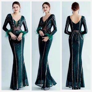 Elegant Green Mermaid Gown with Plunge Neckline